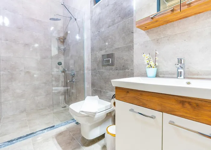 Havuzu Disaridan Goeruenmeyen Jakuzili Oezel Havuzlu Lueks 卡尔坎