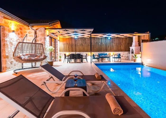 Havuzu Disaridan Goeruenmeyen Jakuzili Oezel Havuzlu Lueks * 卡尔坎