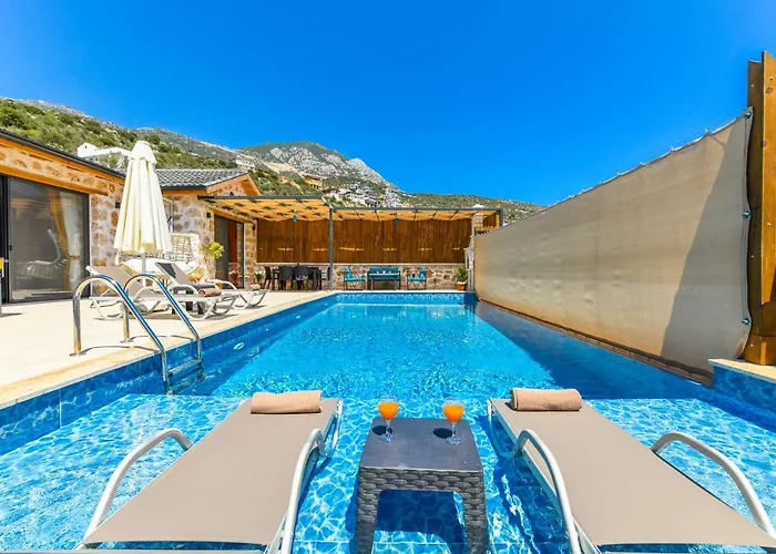 Havuzu Disaridan Goeruenmeyen Jakuzili Oezel Havuzlu Lueks *