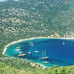 Havuzu Disaridan Goeruenmeyen Jakuzili Oezel Havuzlu Lueks Kalkan